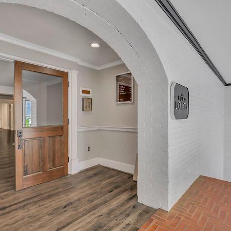 Penthouse Loft- Balcony Over Downtown Statesboro Apartment Exterior photo