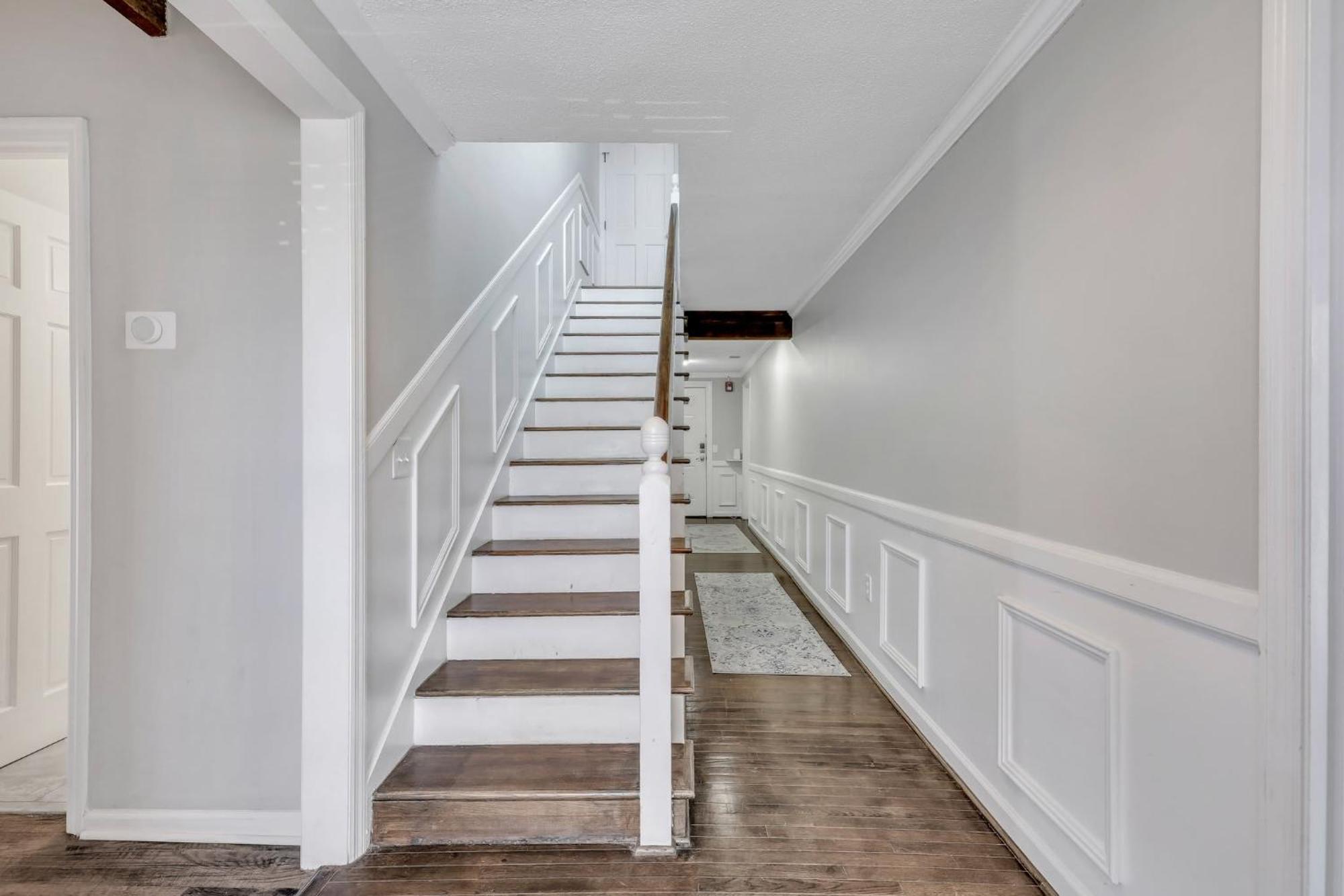 Penthouse Loft- Balcony Over Downtown Statesboro Apartment Exterior photo